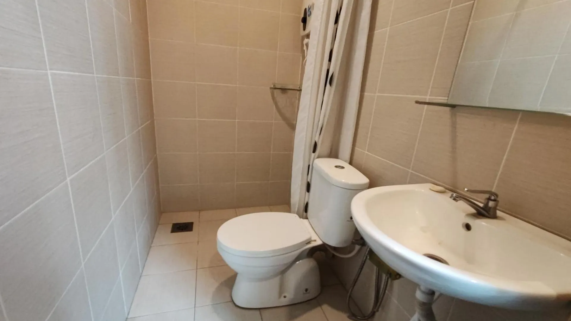 Maleeq Hotel Meru Ipoh 2*,